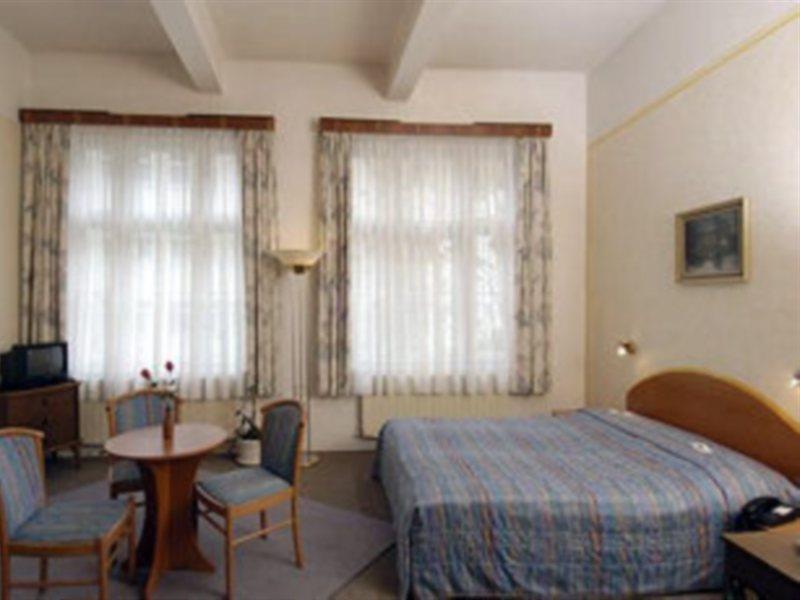 Hostel Junior Prague Luaran gambar